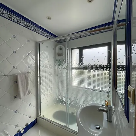 Surf & Guest Lorena's House Penzion