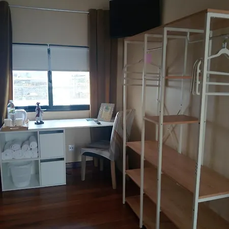 Surf & Guest Lorena's House Penzion